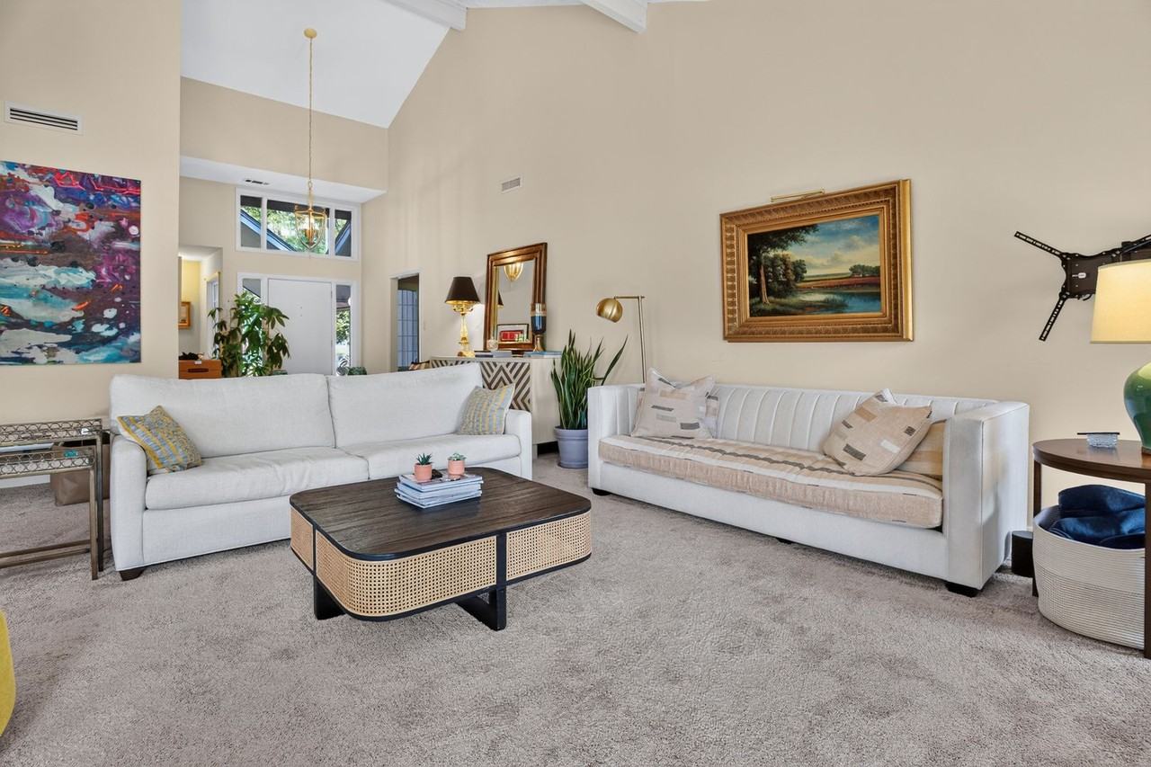 30 Village Green Cir - Photo 6 of 27