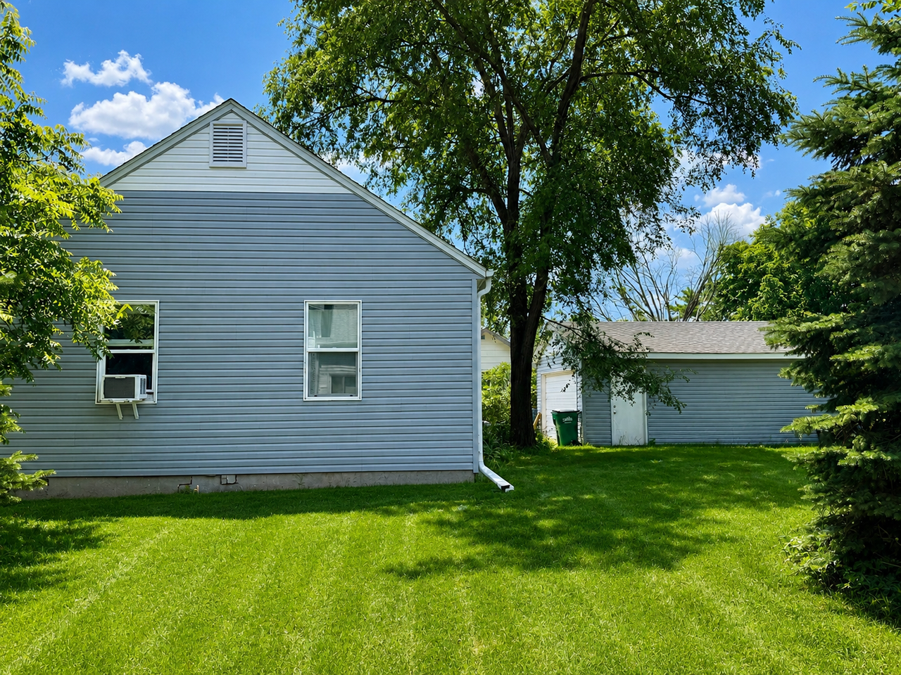 2633 Wingfield Ave - Photo 2 of 2