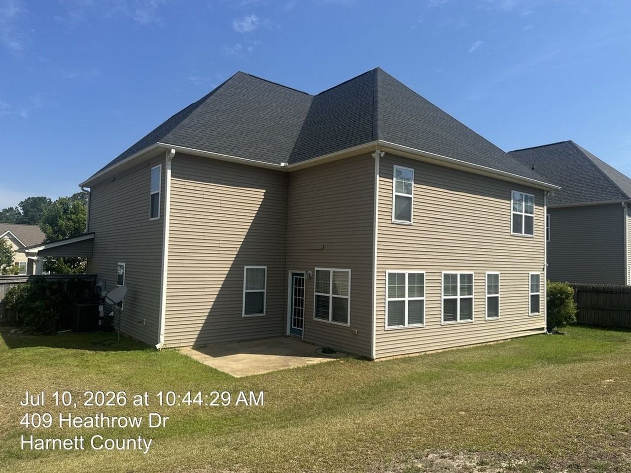 395 Heathrow Dr - Photo 2 of 32