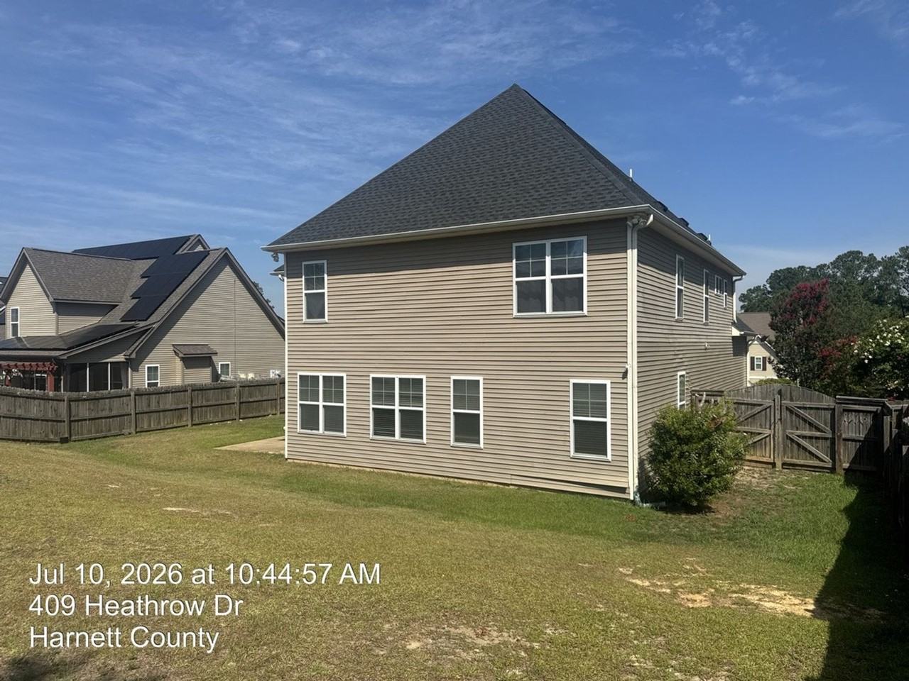 395 Heathrow Dr - Photo 5 of 32
