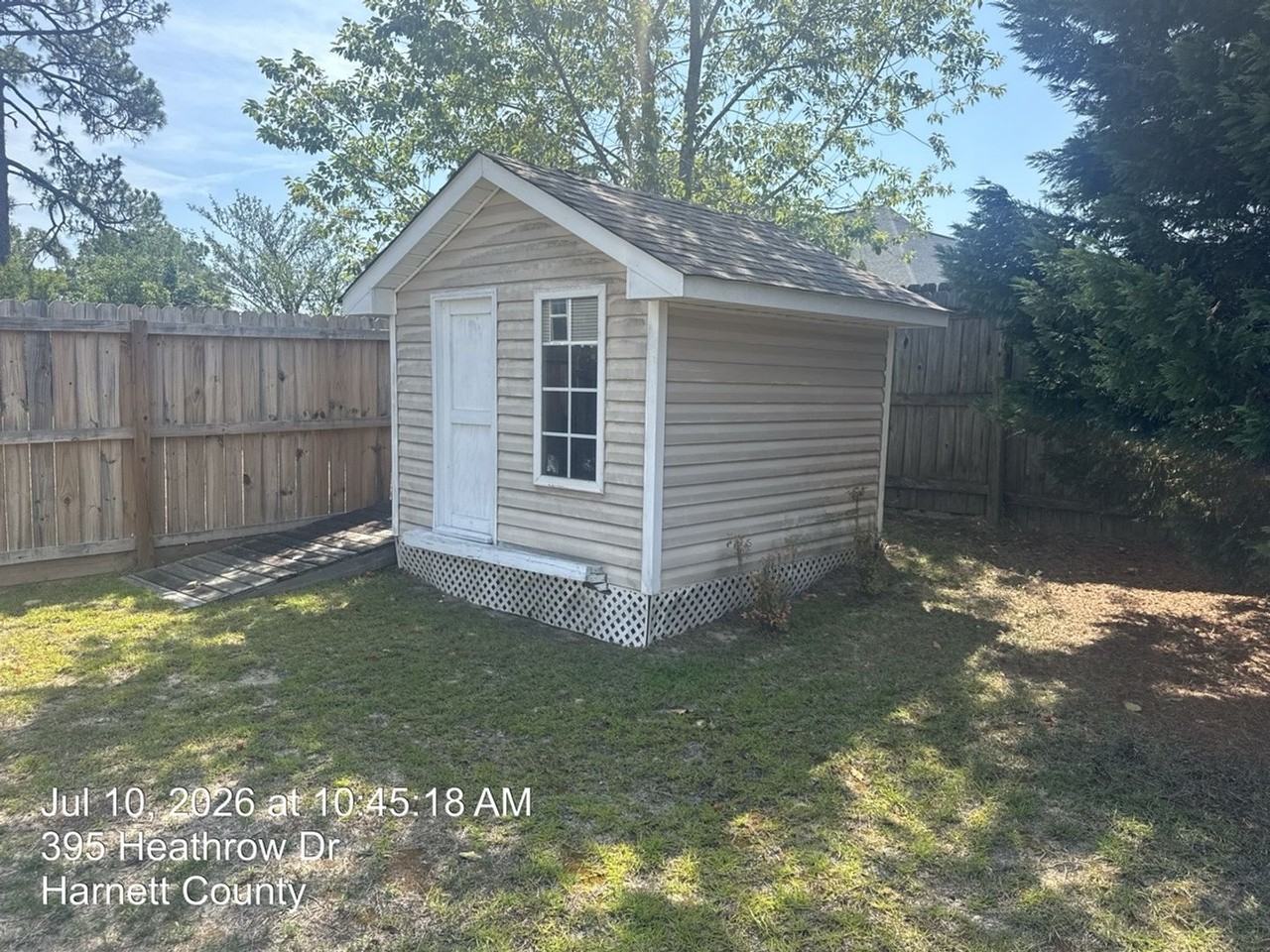 395 Heathrow Dr - Photo 6 of 32