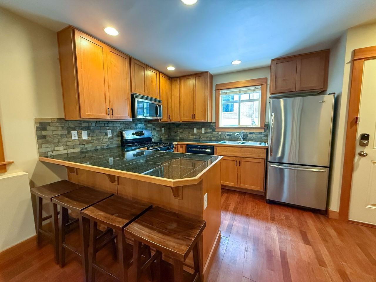 2325 Franklin Ave E #A - Photo 4 of 17