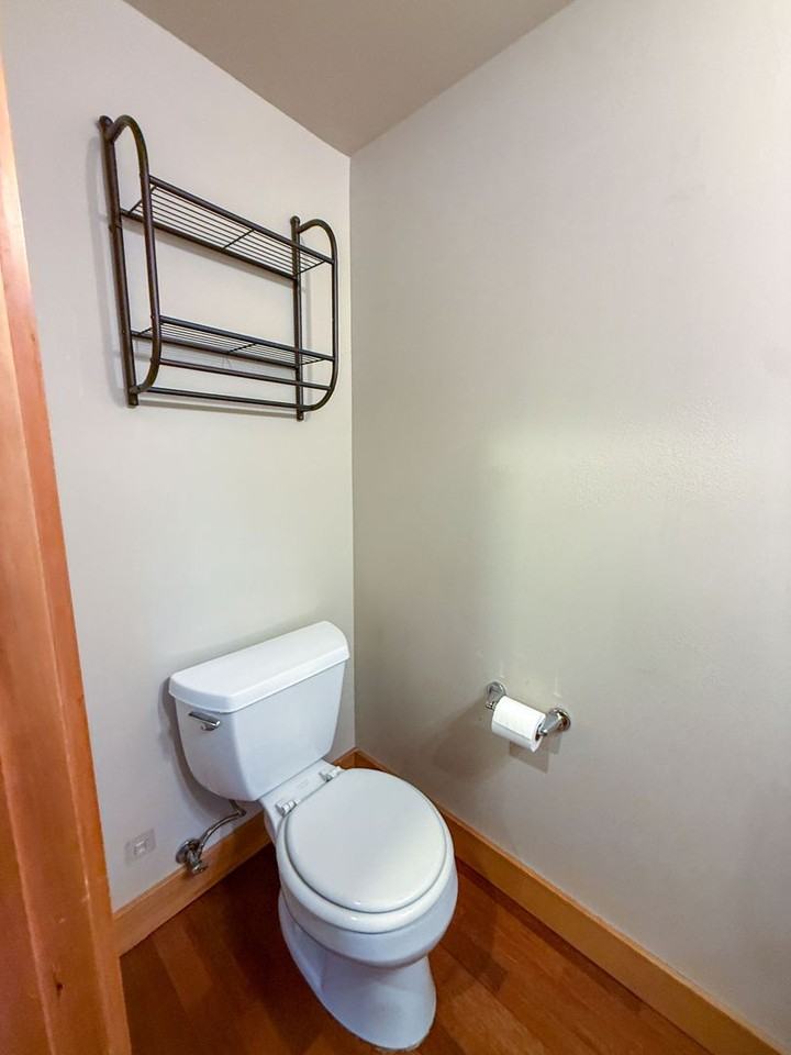 2325 Franklin Ave E #A - Photo 7 of 17