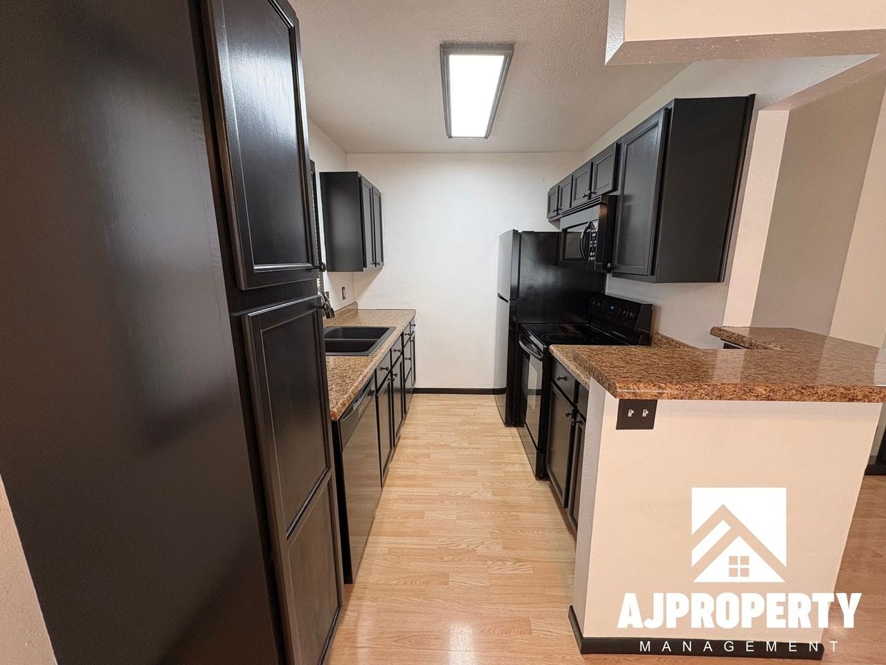 422 S Lincoln Ave - Photo 6 of 26