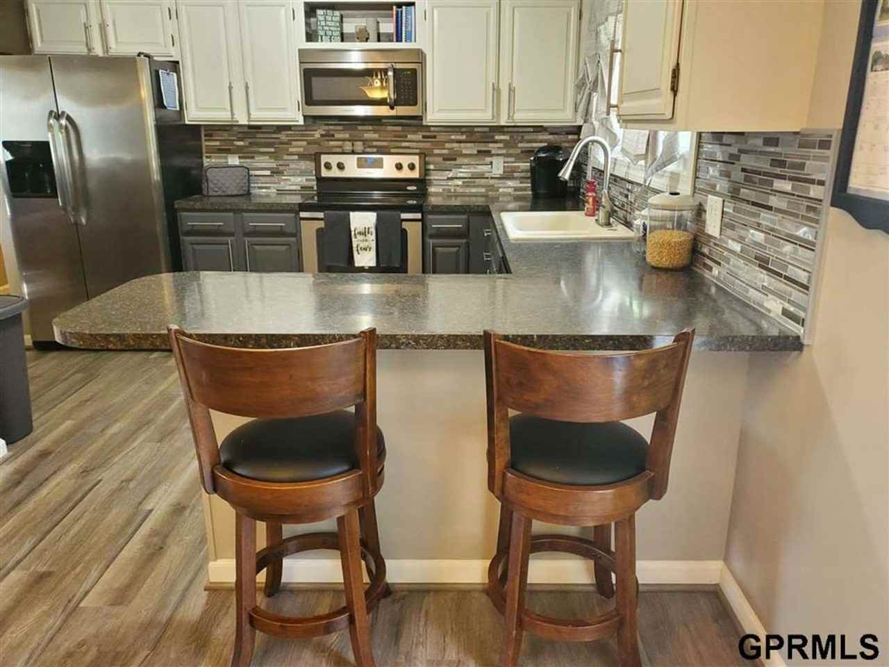 2201 Scarborough Dr - Photo 5 of 22