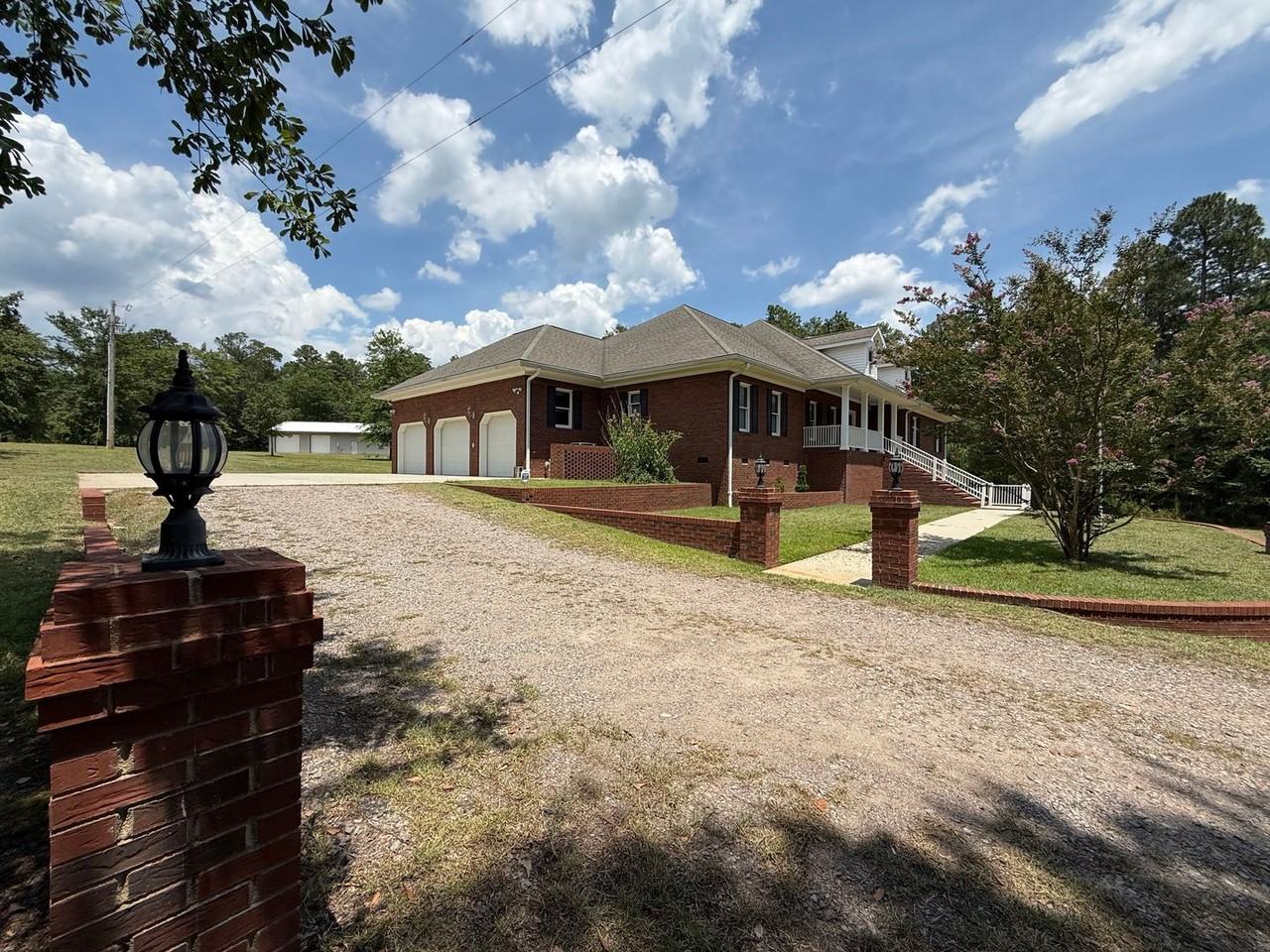 785 Glenwood Dr - Photo 2 of 49