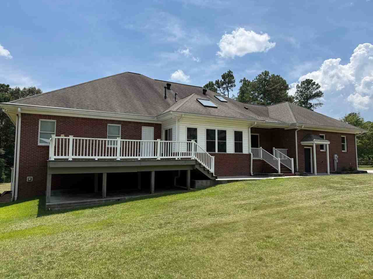 785 Glenwood Dr - Photo 3 of 49