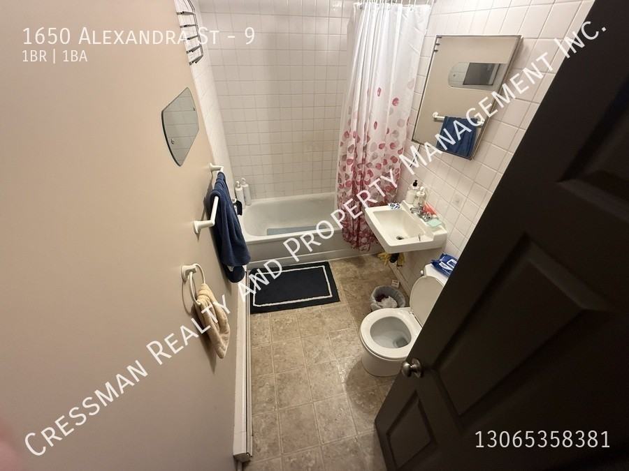 1650 Alexandra St - Photo 2 of 15