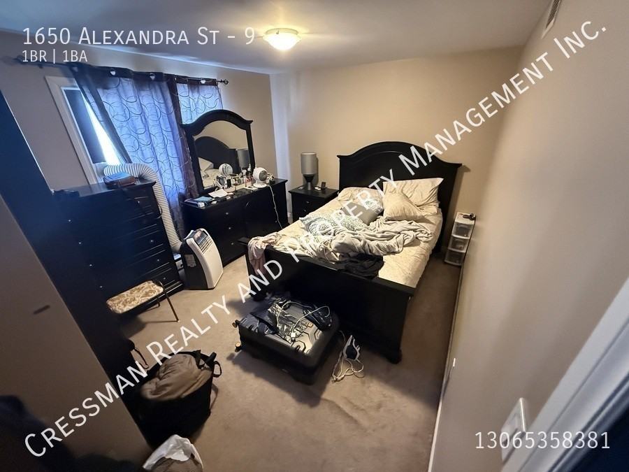 1650 Alexandra St - Photo 4 of 15