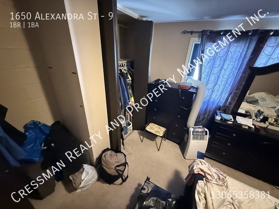 1650 Alexandra St - Photo 5 of 15