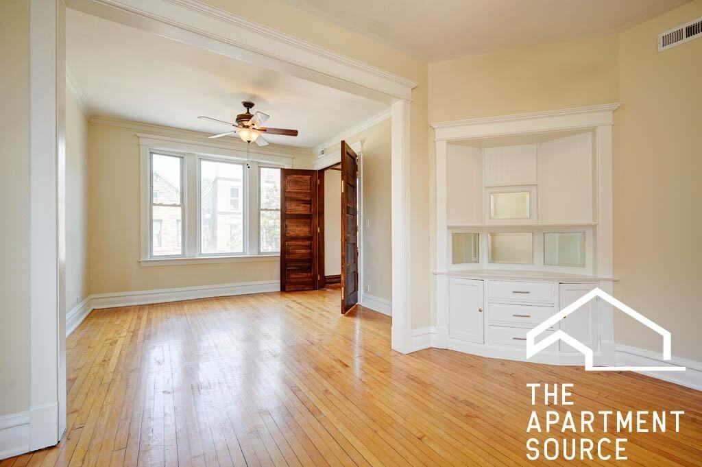 2241 W 21st St #2 - Photo 4 of 37