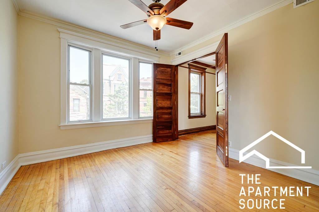 2241 W 21st St #2 - Photo 5 of 37