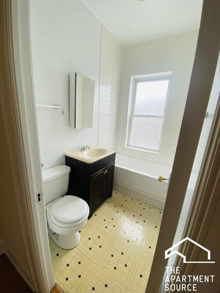 1550 W 95th St #303 - Photo 6 of 11
