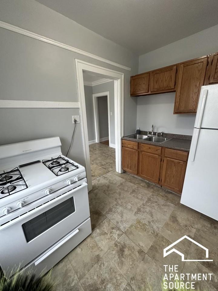 5912 W 26th St #3A - Photo 3 of 12