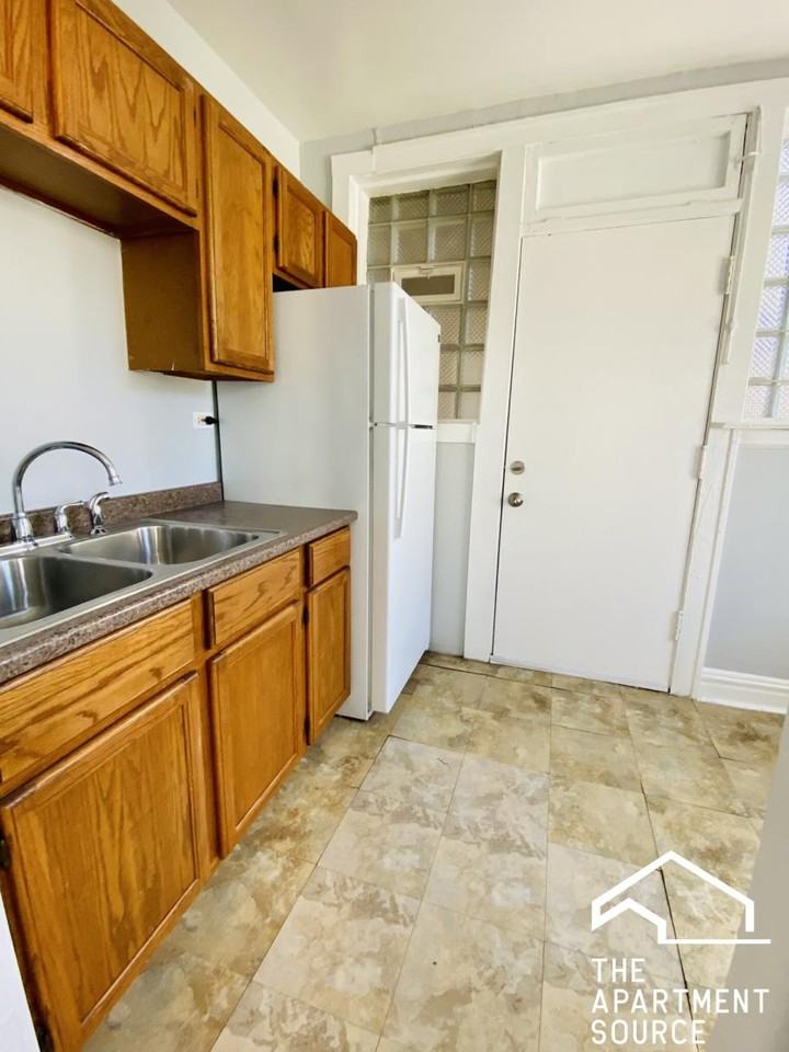 5912 W 26th St #3A - Photo 4 of 12