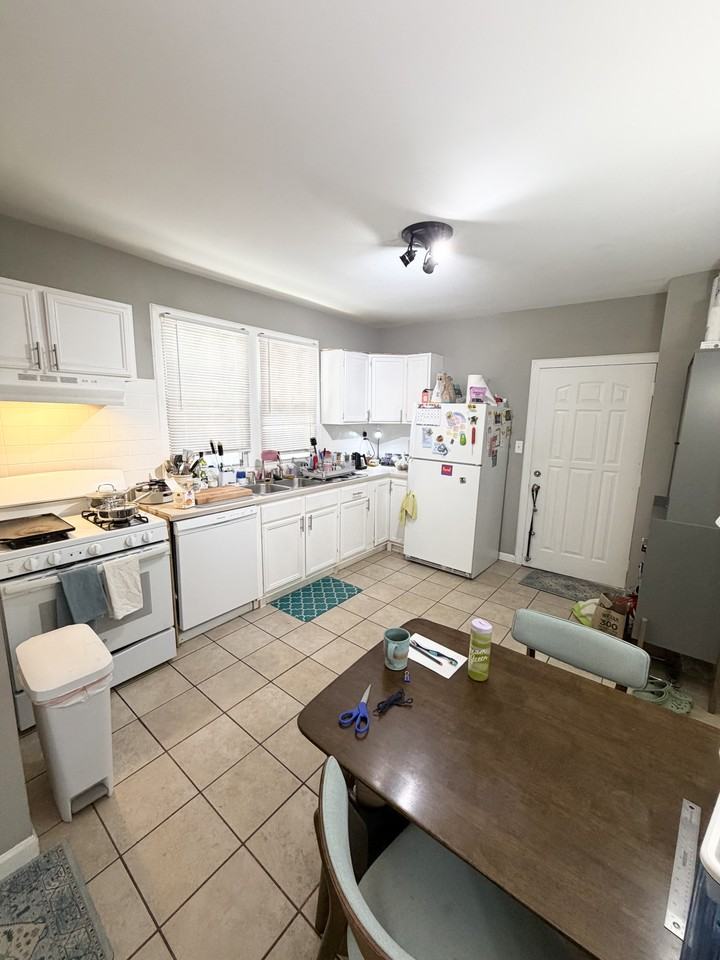 1336 W Cullerton St #1F - Photo 7 of 14
