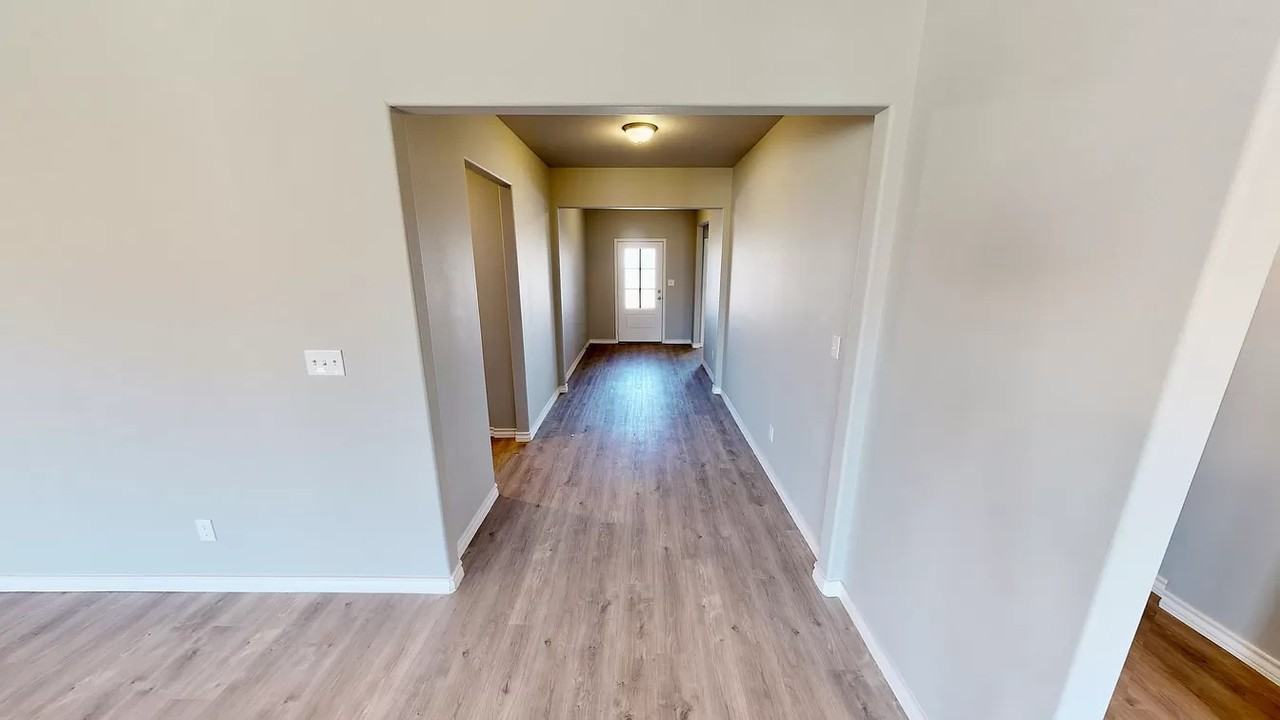 5803 Waverly Ave - Photo 6 of 23