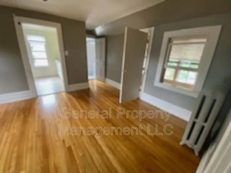 909 1/2 Barland St - Photo 5 of 18