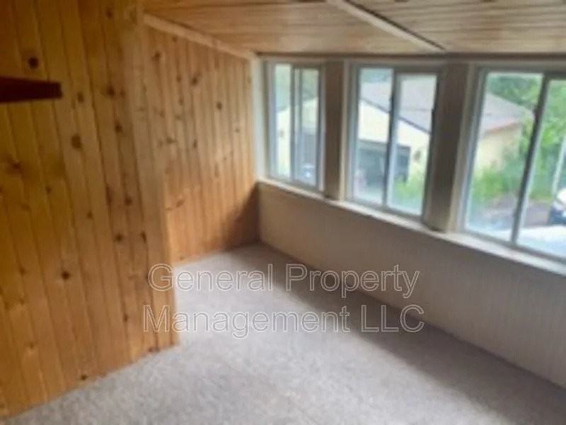 909 1/2 Barland St - Photo 6 of 18