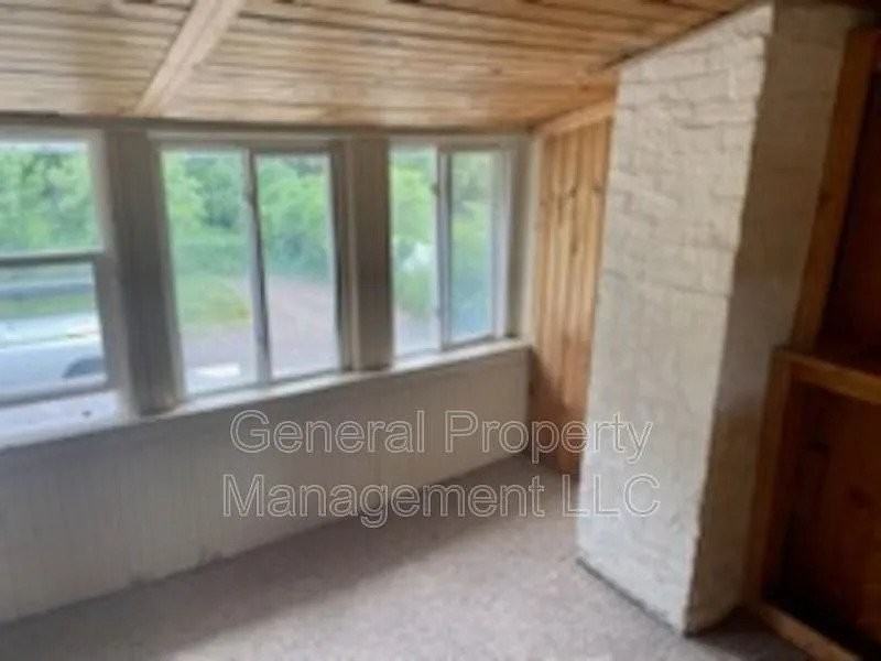 909 1/2 Barland St - Photo 7 of 18
