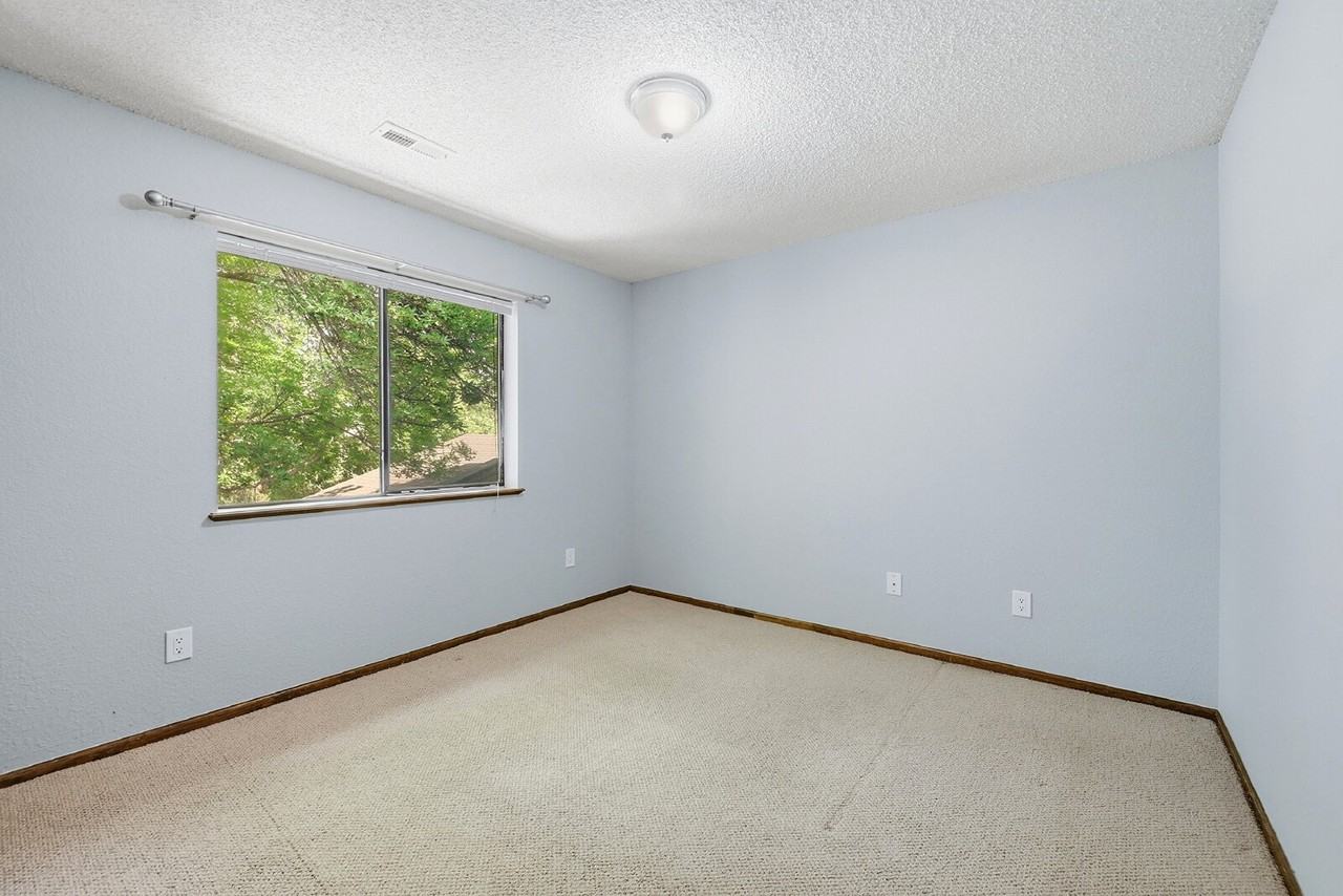 6170 Willow Ln - Photo 2 of 32