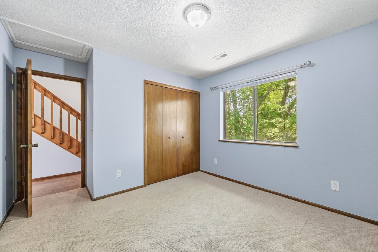 6170 Willow Ln - Photo 3 of 32