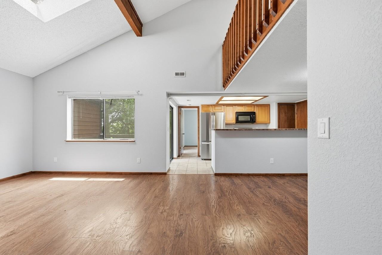 6170 Willow Ln - Photo 4 of 32