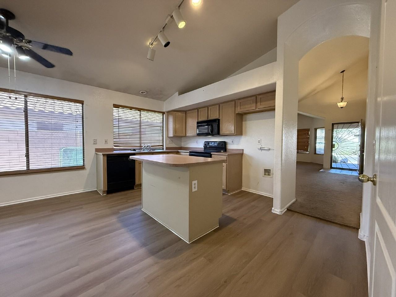 2705 N 109th Ave - Photo 3 of 28