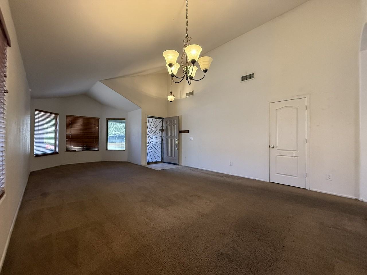 2705 N 109th Ave - Photo 6 of 28