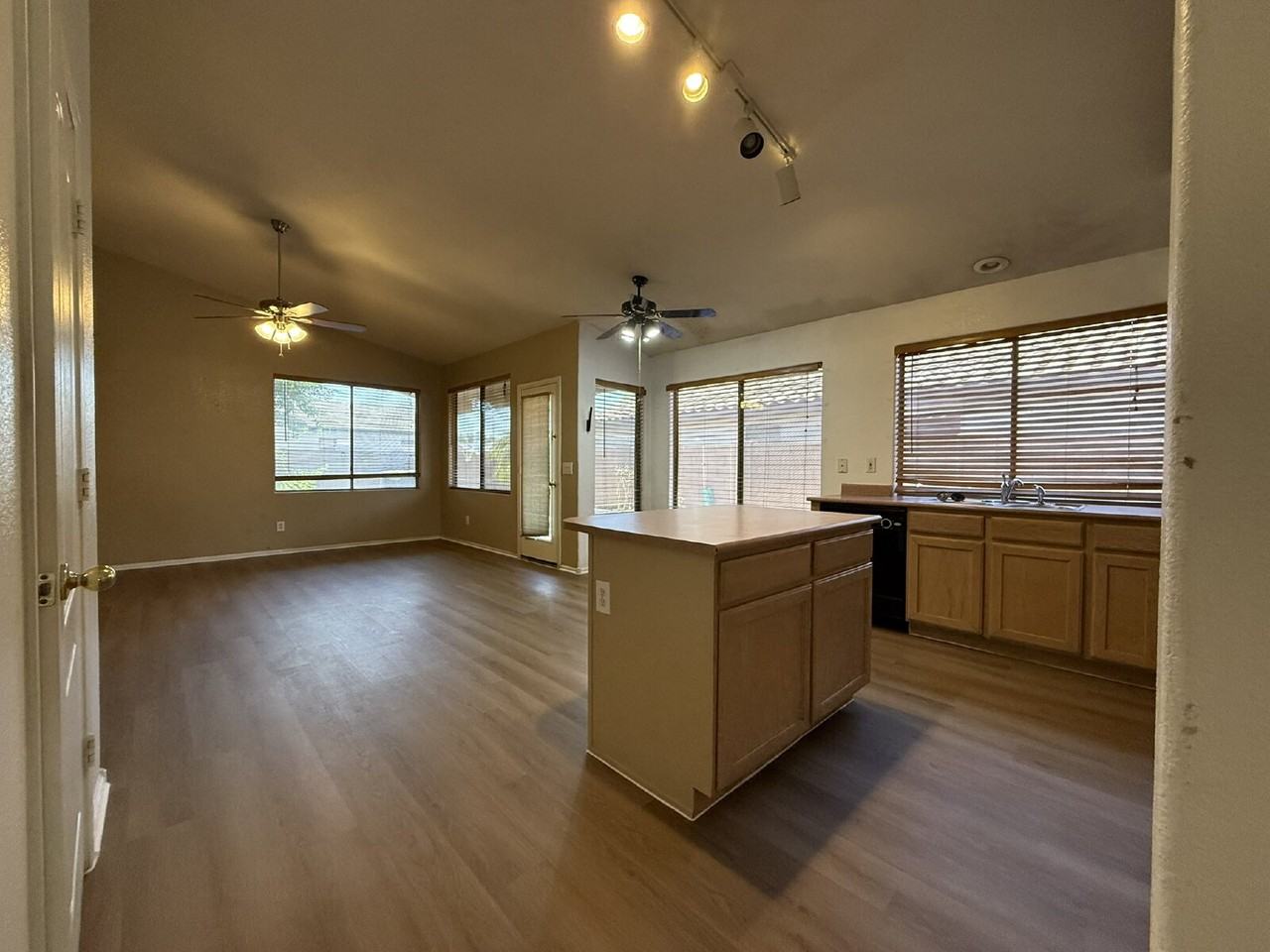 2705 N 109th Ave - Photo 7 of 28