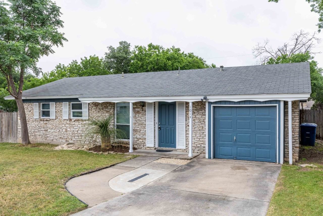 1014 Morey Peak Dr - Photo 2 of 32