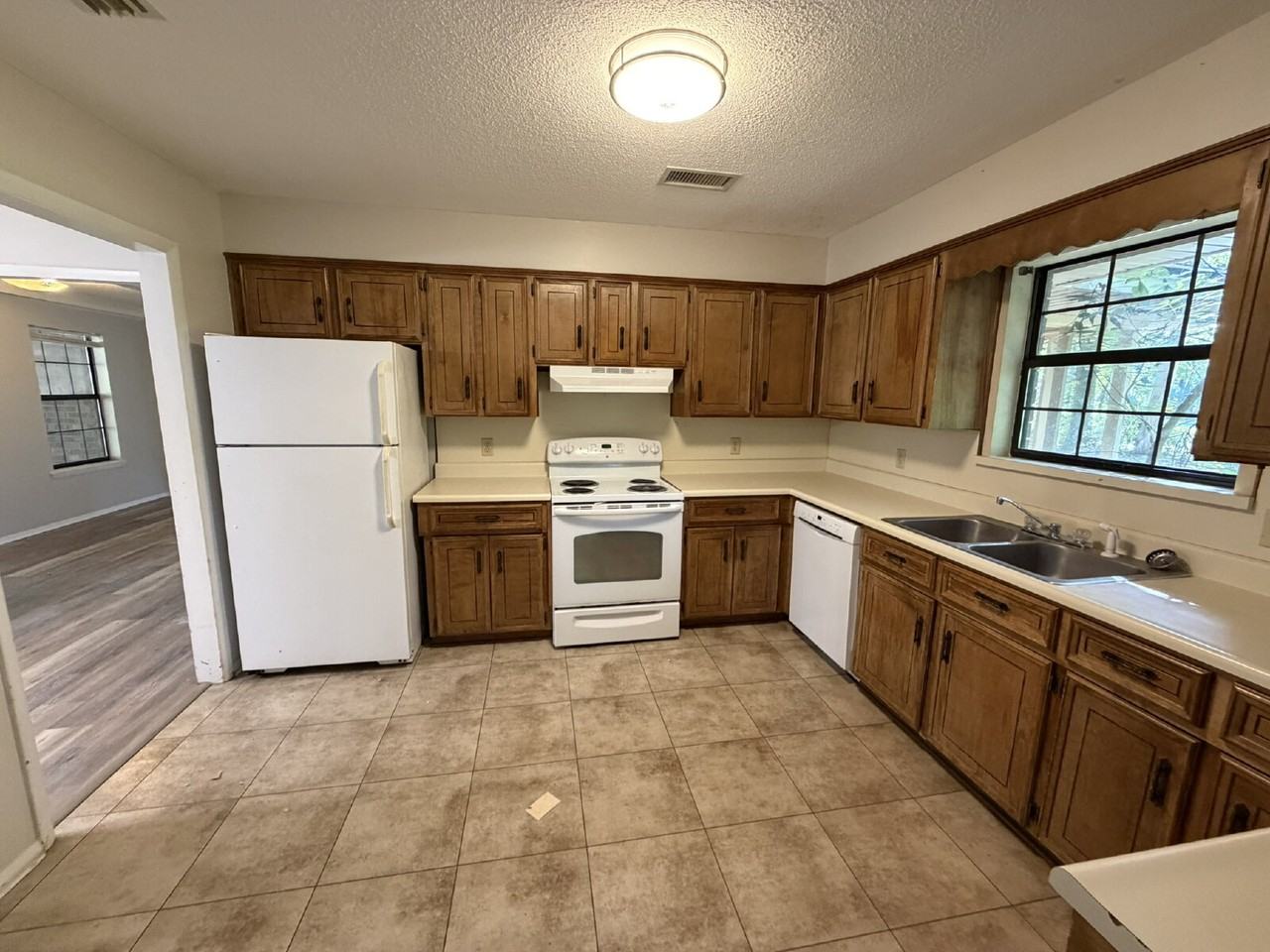 307 Kuwe Trl - Photo 4 of 15