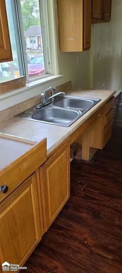 1109 Terry Ave - Photo 3 of 3