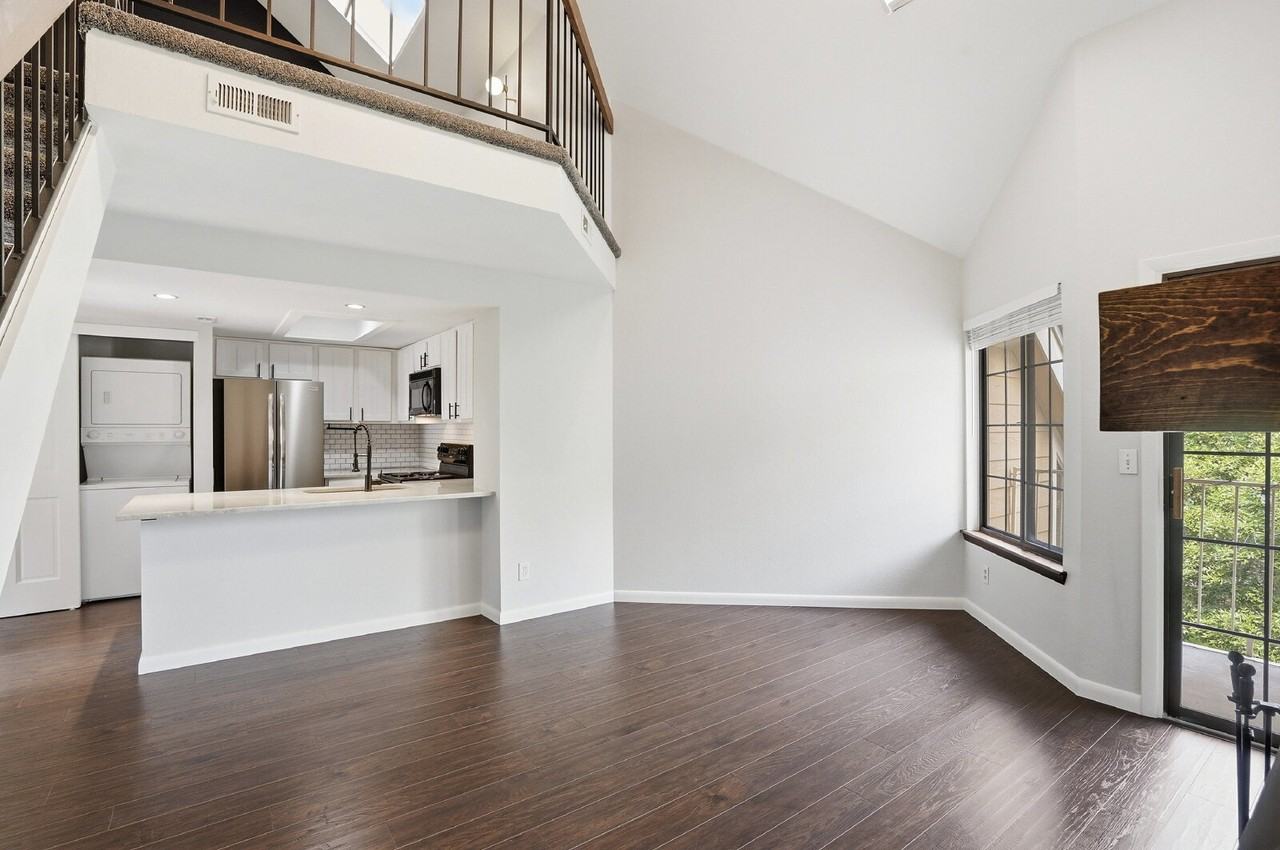 5916 Gunbarrel Ave #F - Photo 4 of 34