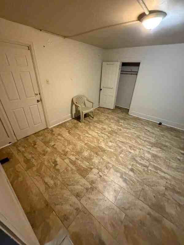 189 S Front St #2