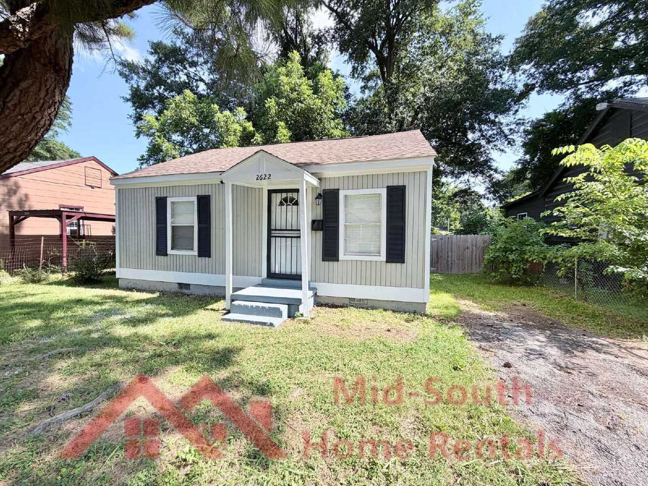 2622 Whitman Ave - Photo 3 of 16