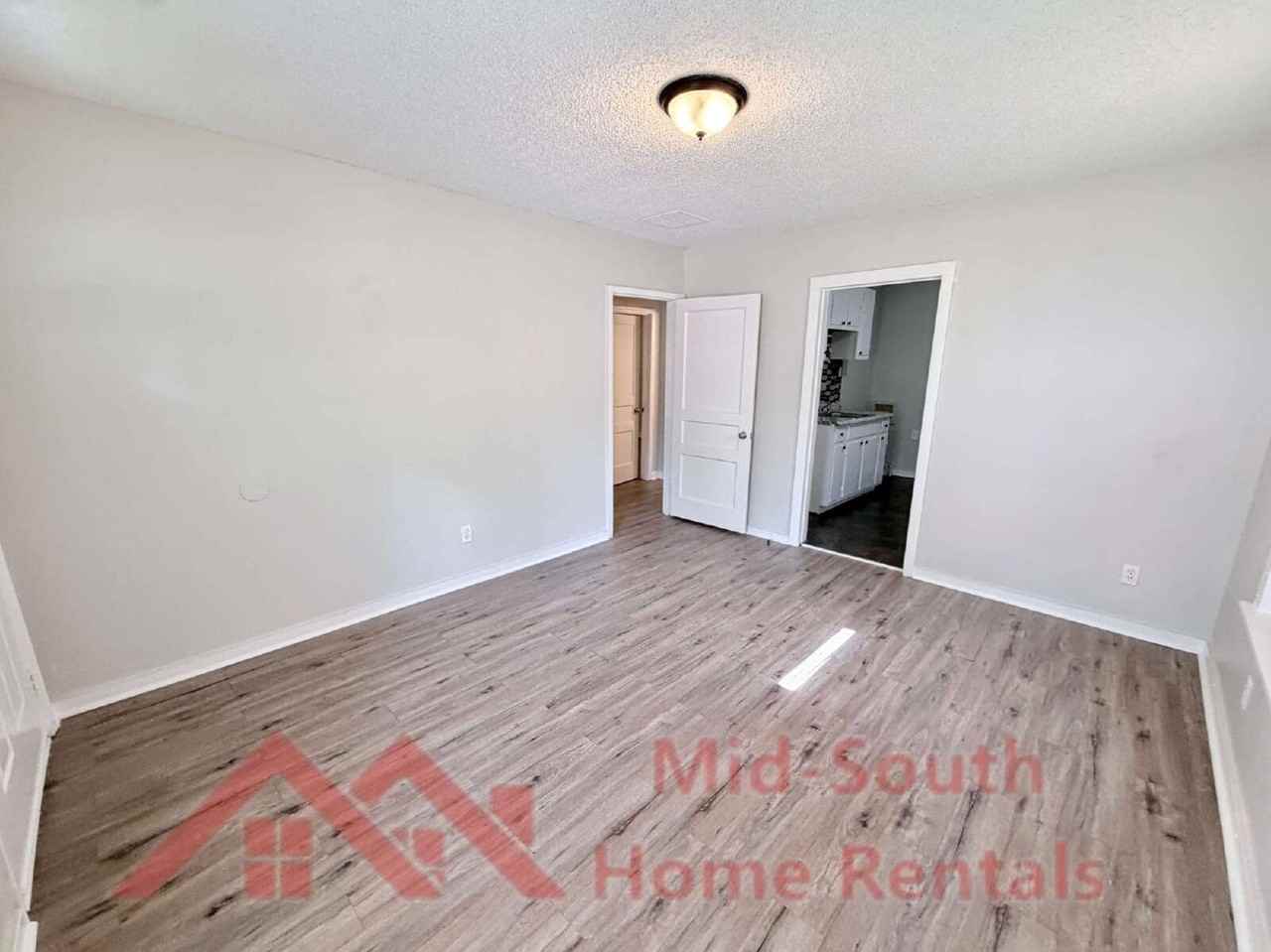 2622 Whitman Ave - Photo 5 of 16