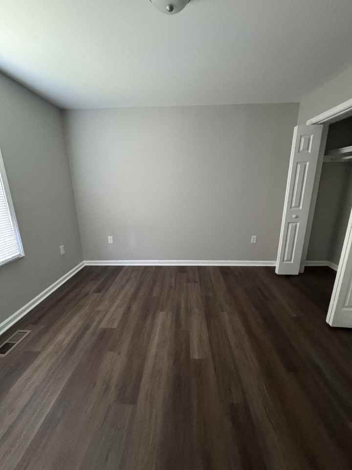 1754 Meadowbrook Ter #B - Photo 6 of 9