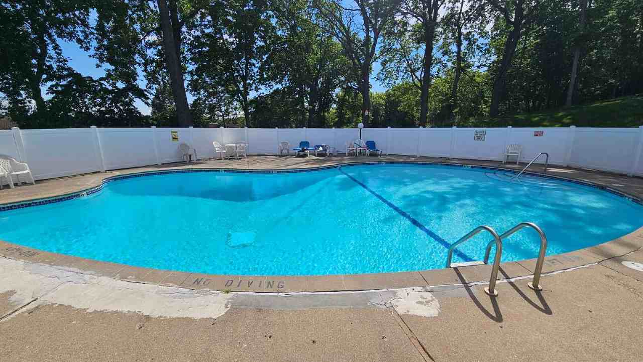 3917 Heritage Hills Dr - Photo 2 of 15