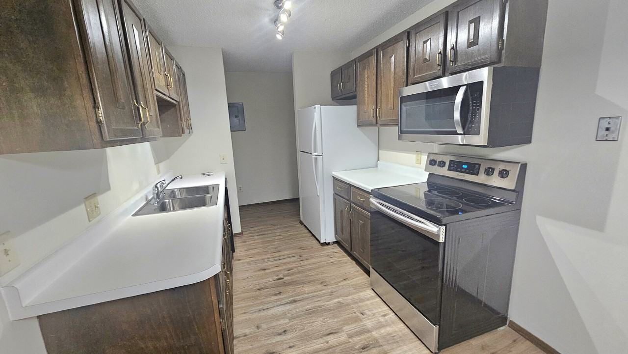 3917 Heritage Hills Dr - Photo 5 of 15