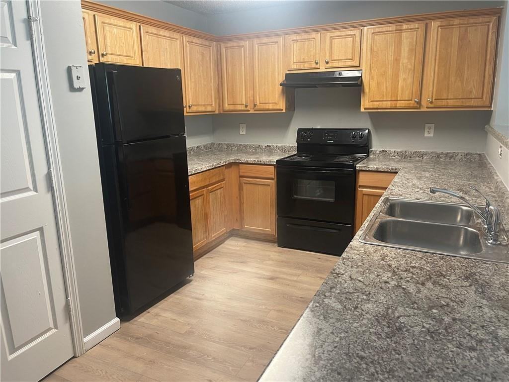 5322 Creekview Ln - Photo 3 of 12