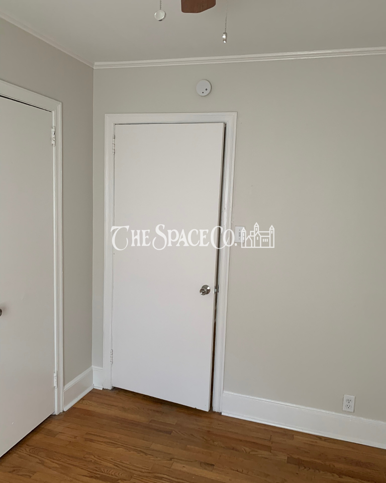833 Locust St - Photo 6 of 11