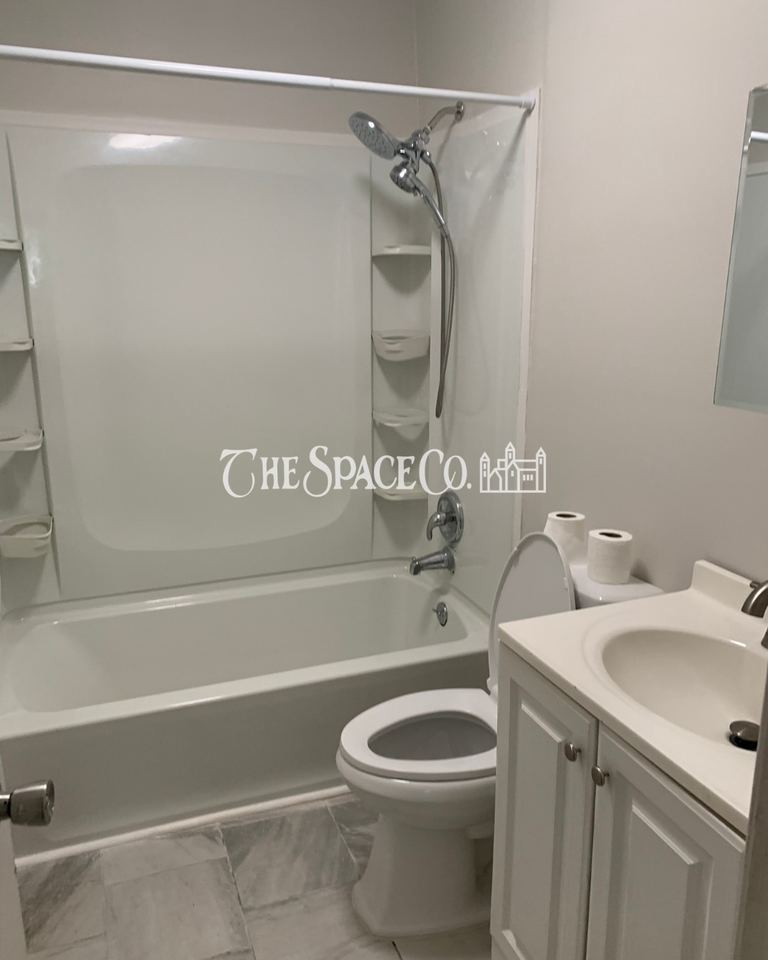 833 Locust St - Photo 7 of 11