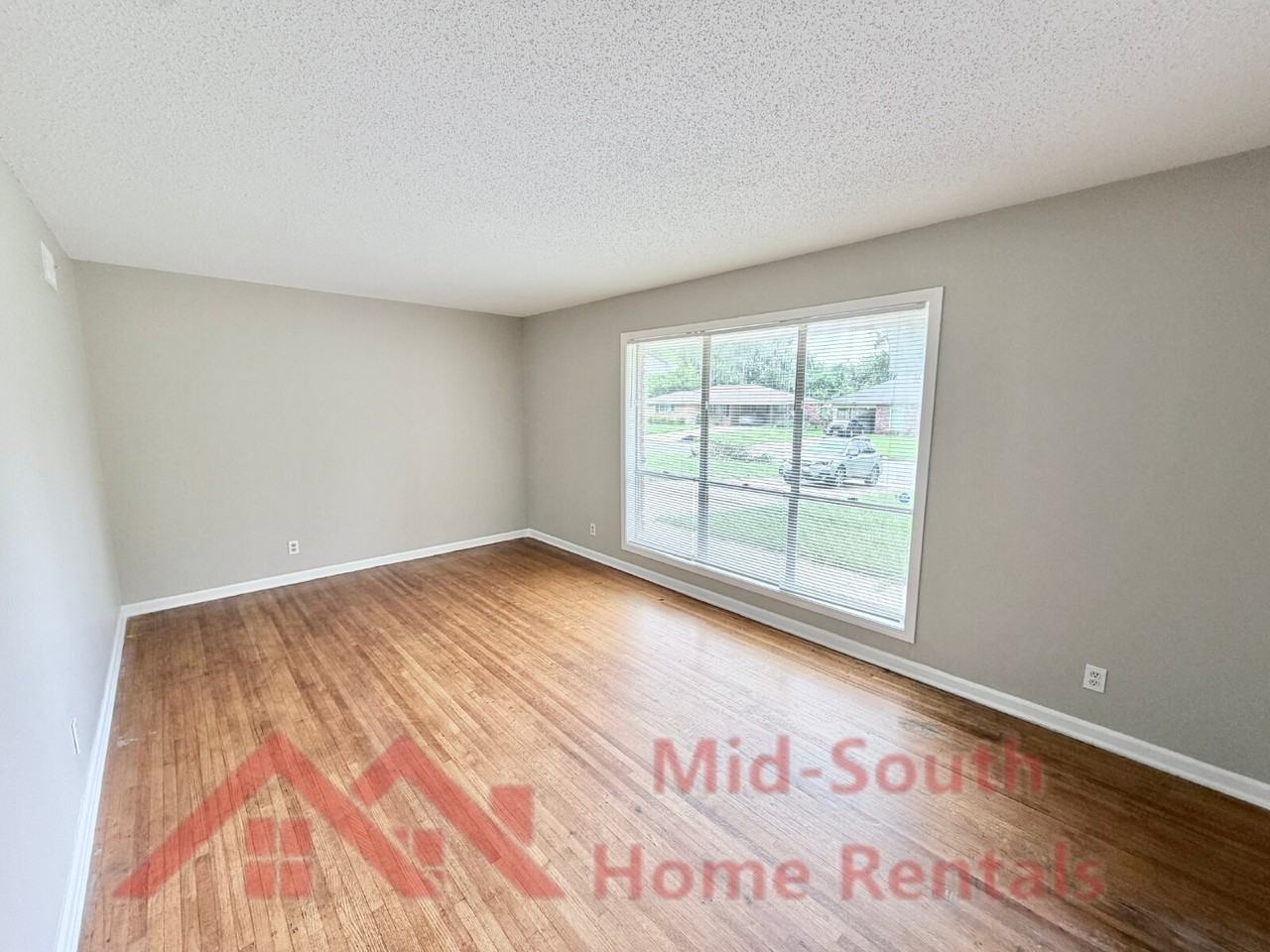 480 Whiteville Ave - Photo 4 of 28