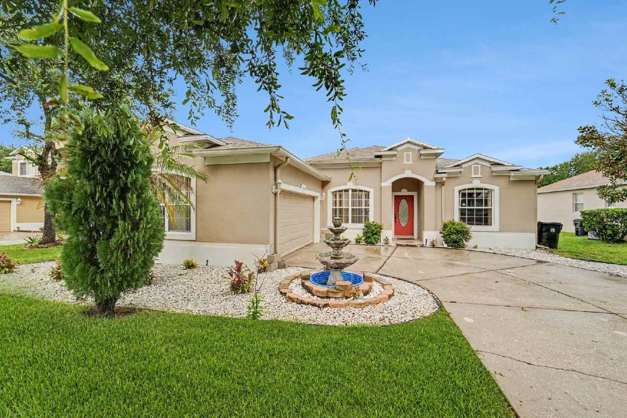2056 Clapper Trl - Photo 2 of 26
