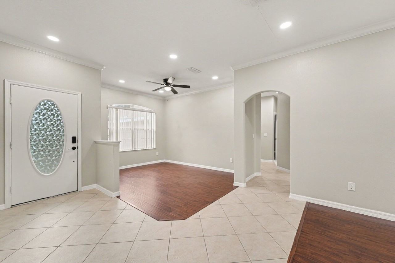 2056 Clapper Trl - Photo 4 of 26