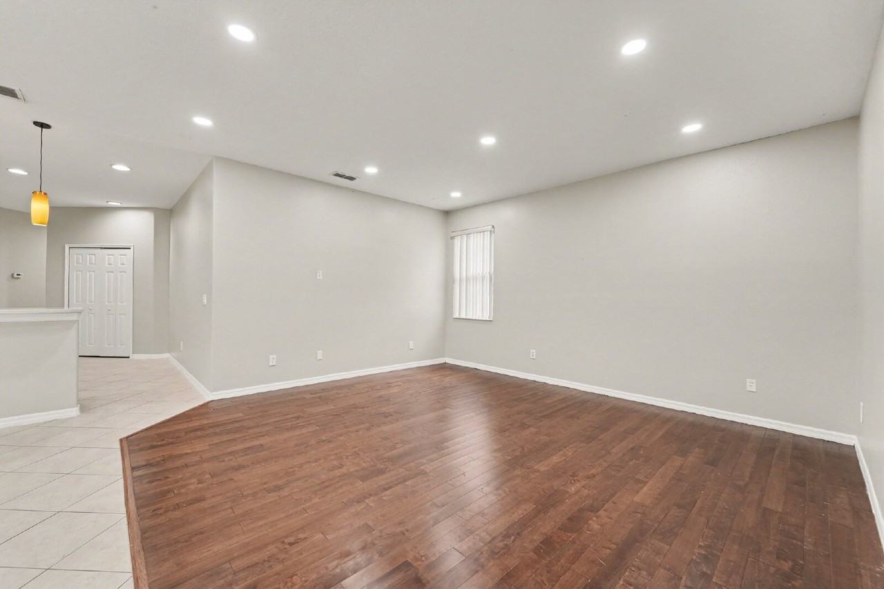 2056 Clapper Trl - Photo 5 of 26