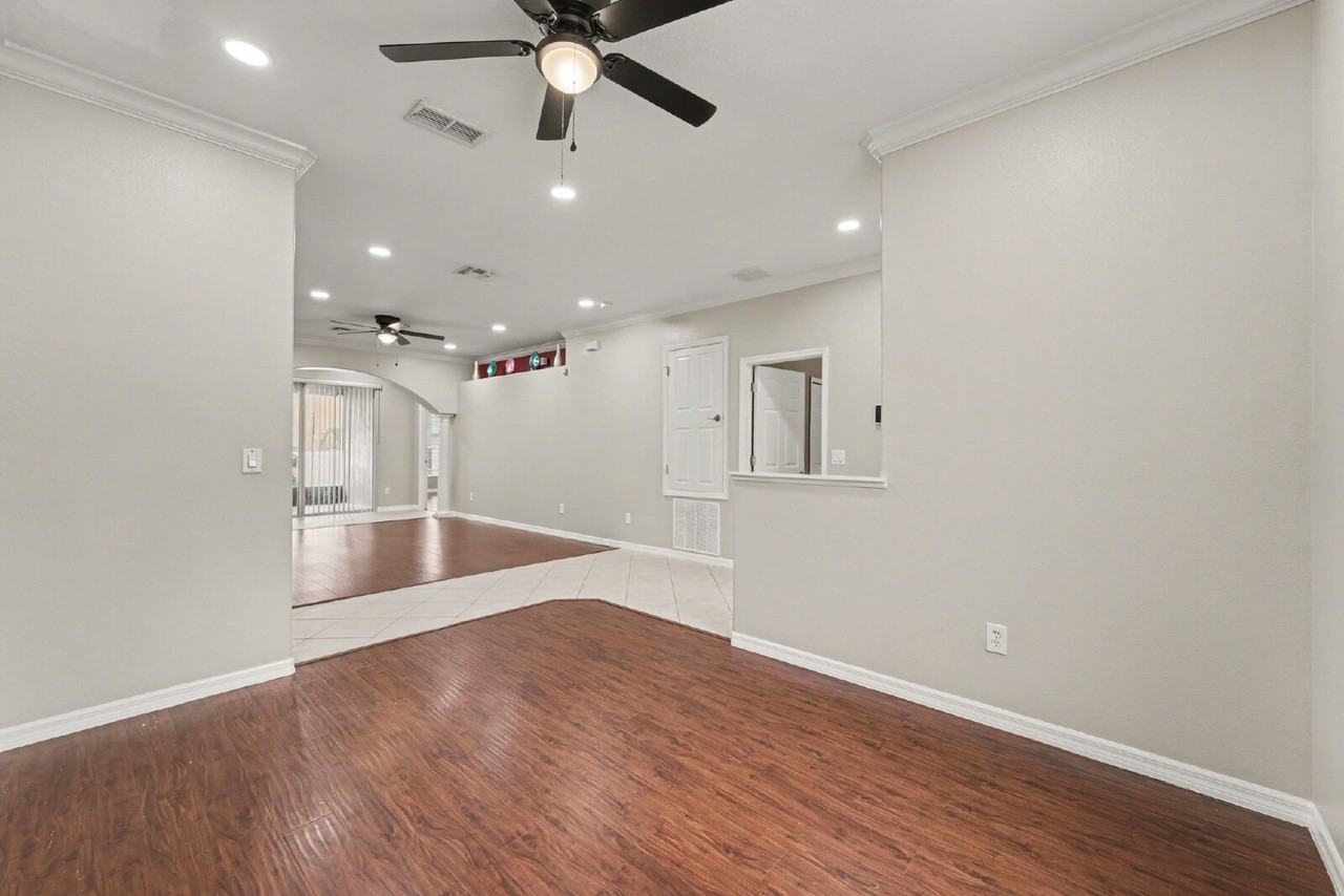 2056 Clapper Trl - Photo 7 of 26