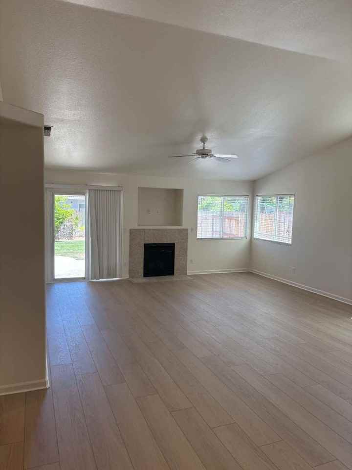 9829 Lucca Way - Photo 2 of 22