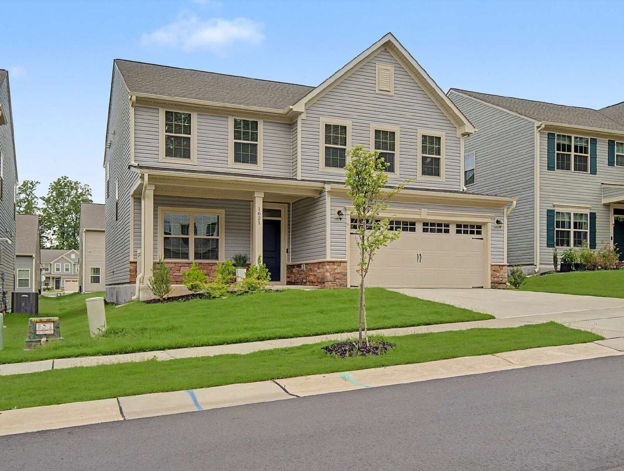 1621 Crimson Leaf Ln - Photo 2 of 48
